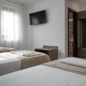 2* Maison d'hôtes Airport House